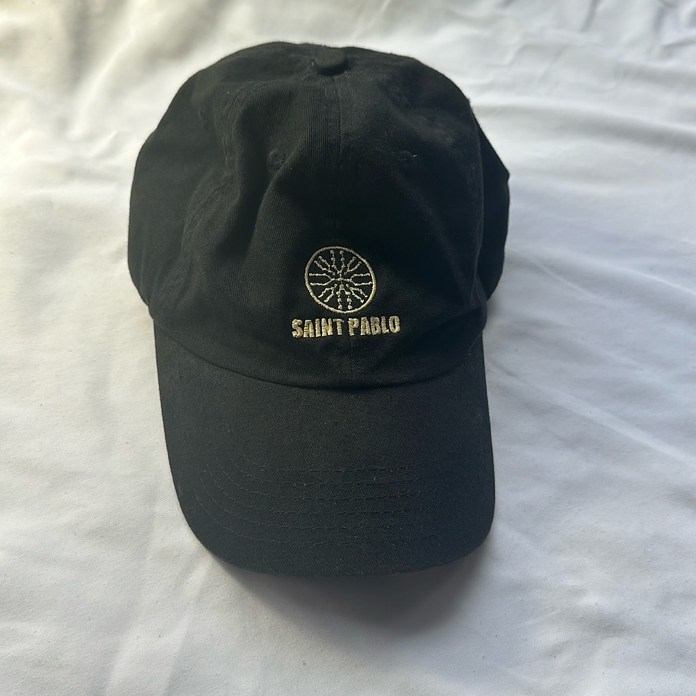 Saint Pablo hat